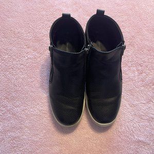 Time and Tru Women's Black Shoes. Size 10